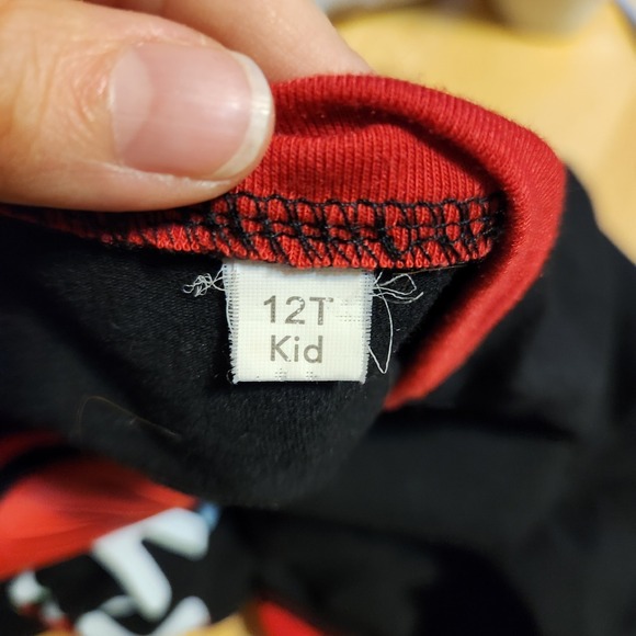 Red & Black Christmas Printed Top Unisex Kids Size 12T Sleepwear Holiday Cheer - Picture 4 of 6